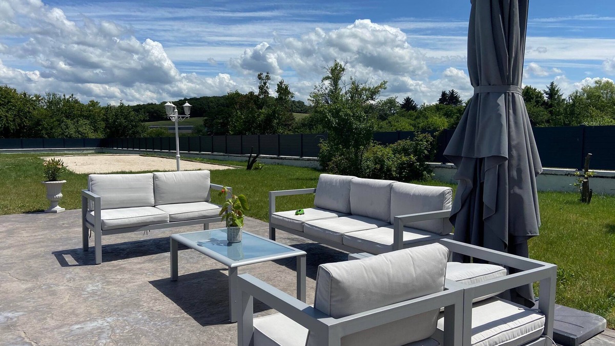 Gevigney Villa | Luxury villa pool for 20 people