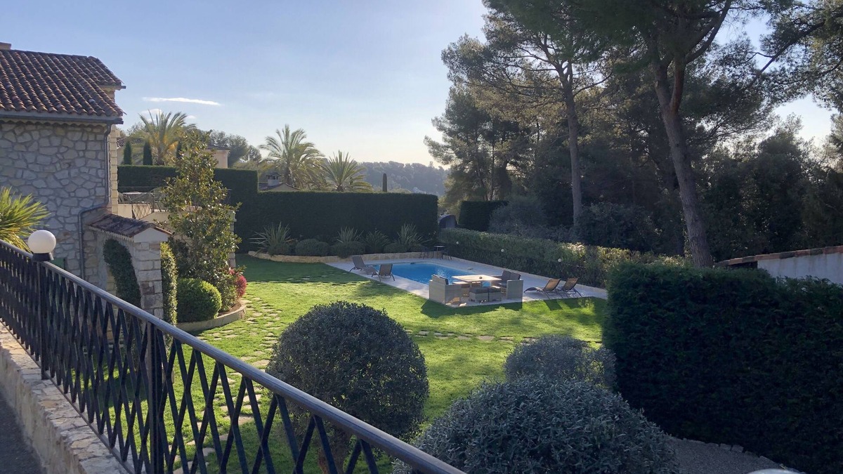 Saint-Paul-de-Vence Villa | Luxury Villa, surrounded with lush garden , and all amenities