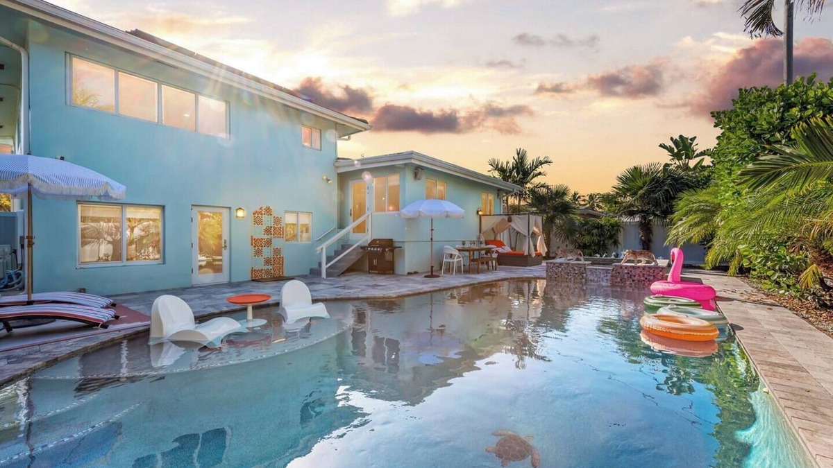 South Corals Apartment | Luxury Villa I Pool, Jacuzzi, Cinema & Game Room