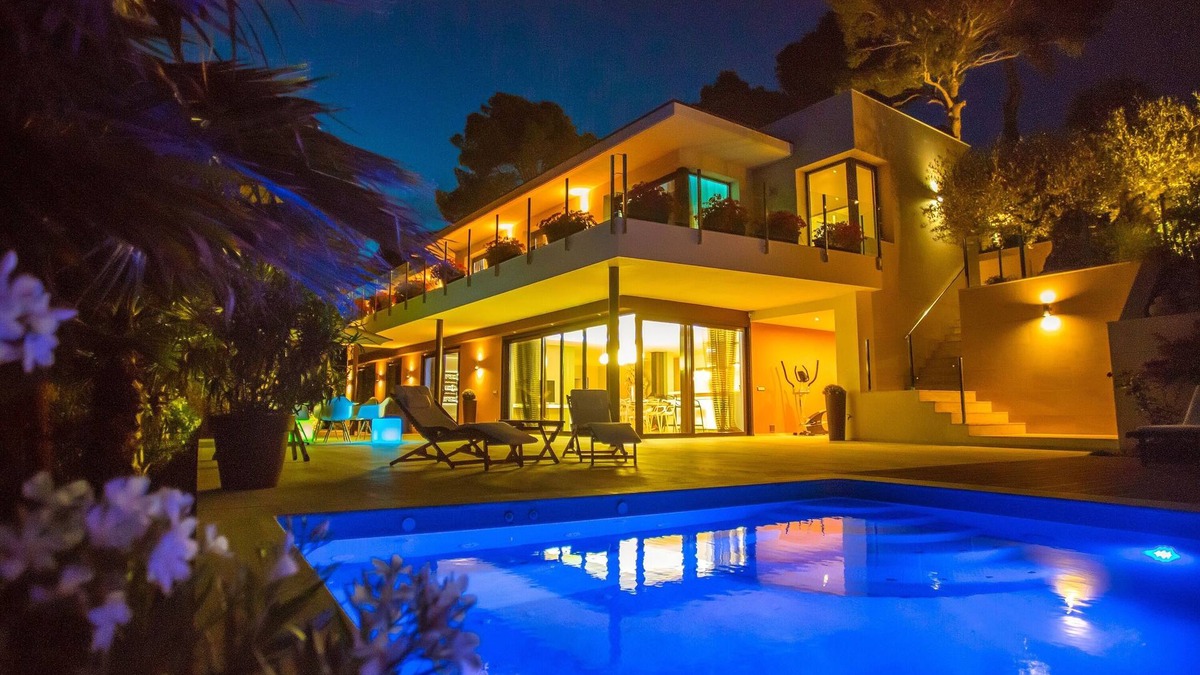 Tossa de Mar Villa | Luxury villa in Tossa de Mar near the beach with heated swimming pool. Golfcar