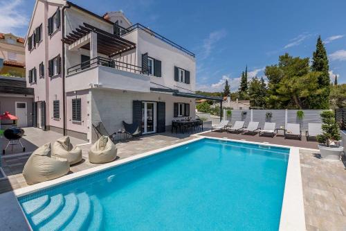 Cove Osibova (Milna) Villa | Luxury Villa Lara with a pool