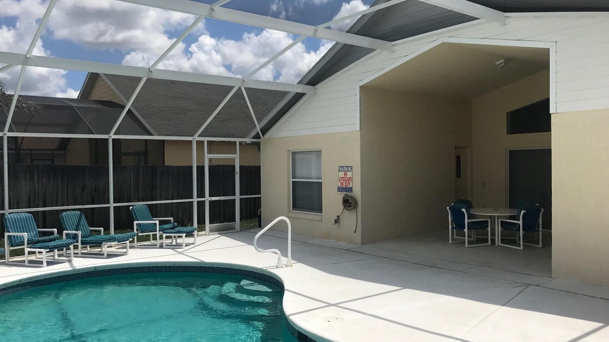 Indian Point House | Luxury Villa near Disney and Universal with Private Pool, Free Wifi , Game Room.