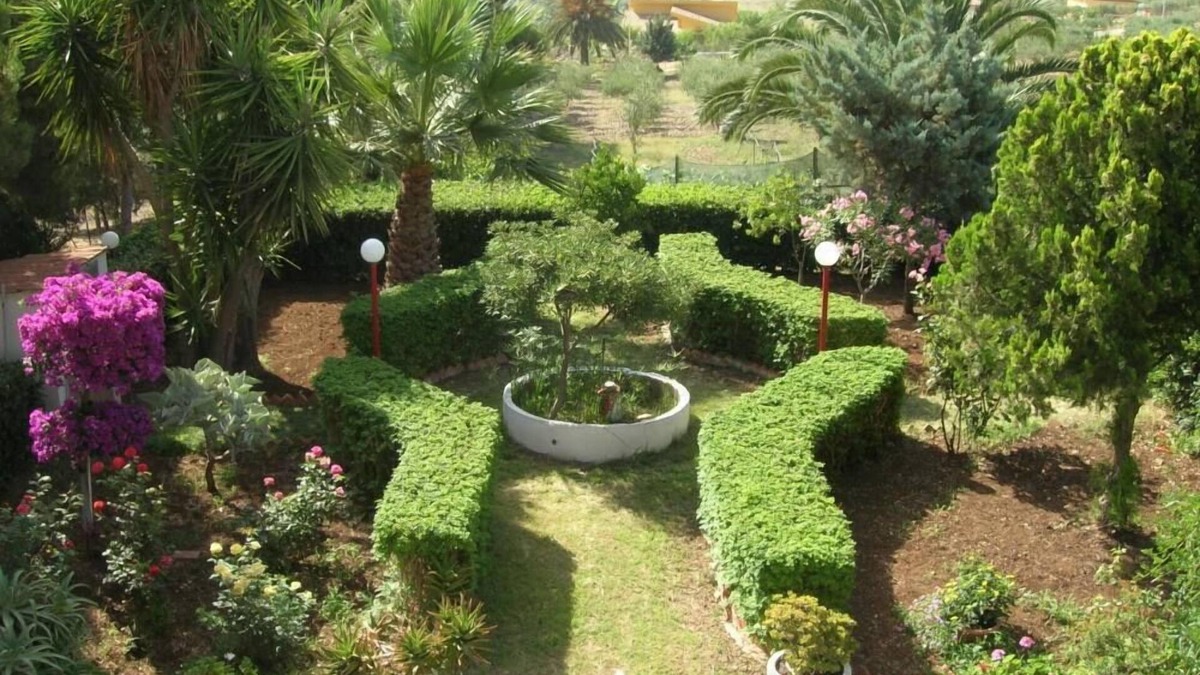 Borgo Bonsignore Villa | Luxury villa on the 1st floor with panoramic view, well kept garden and aromatic