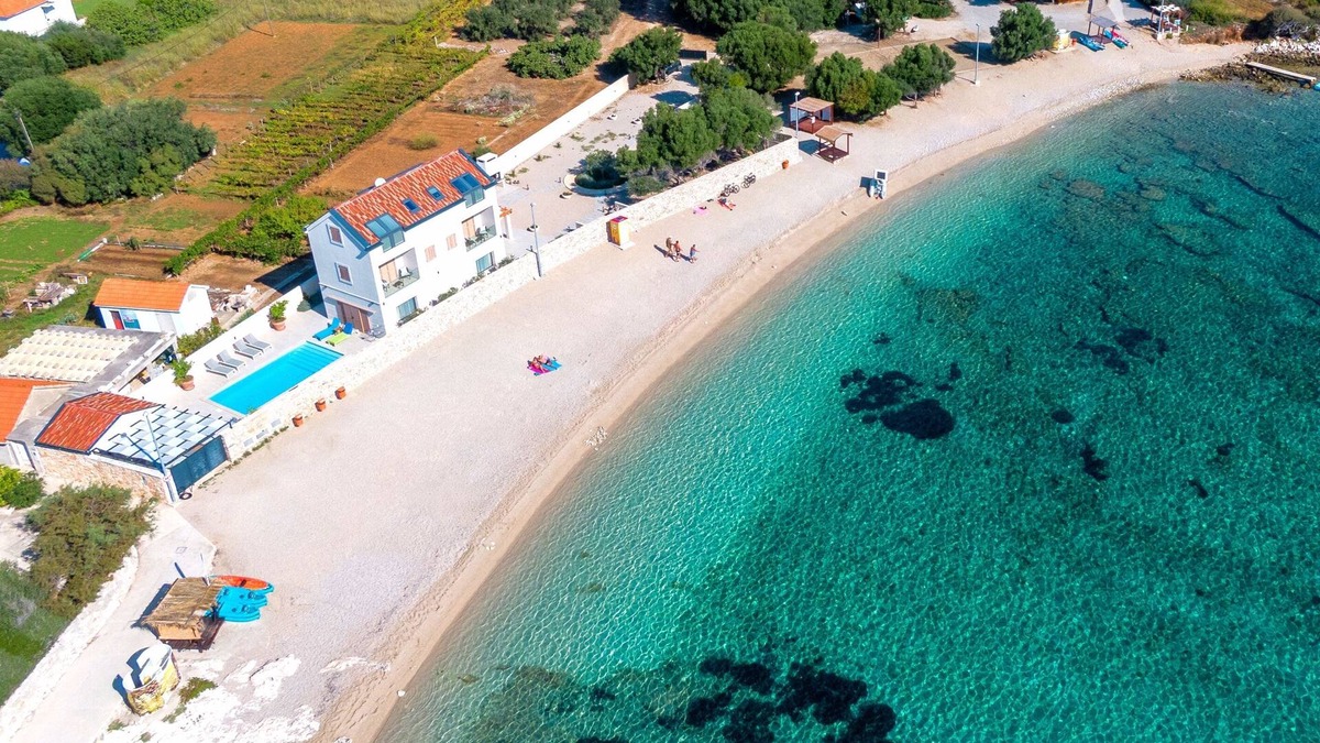 Prizba Villa | Luxury villa on the beach