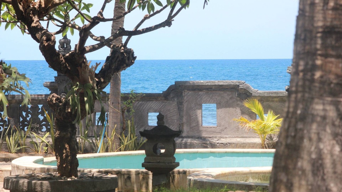 Temukus Villa | Luxury Villa On The Beach In Lovina Beach Bali