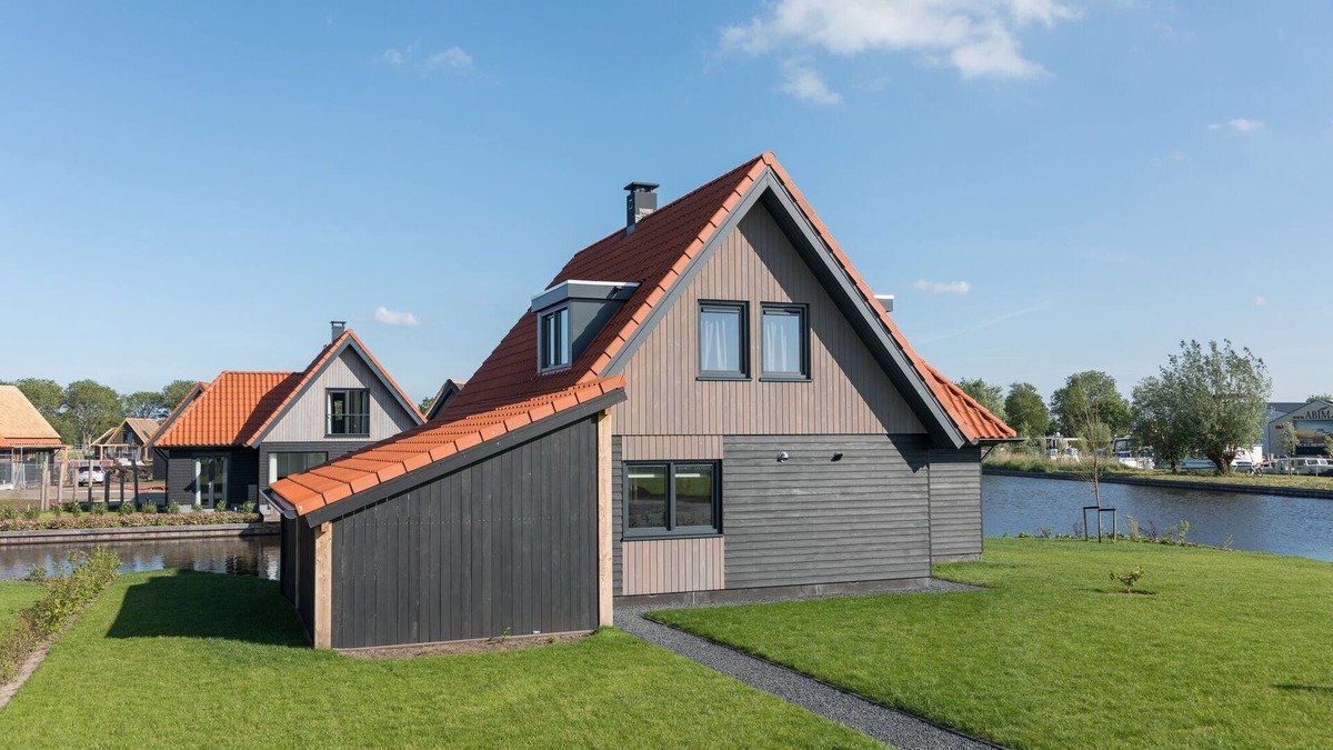 Ossenzijl Villa | Luxury Villa on Waterfront