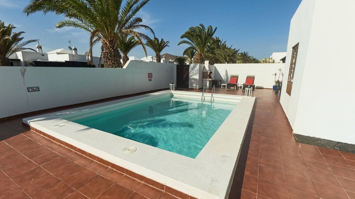 Costa Teguise Villa | - Luxury Villa Private Heated Pool, Internet.No car required. Quiet location