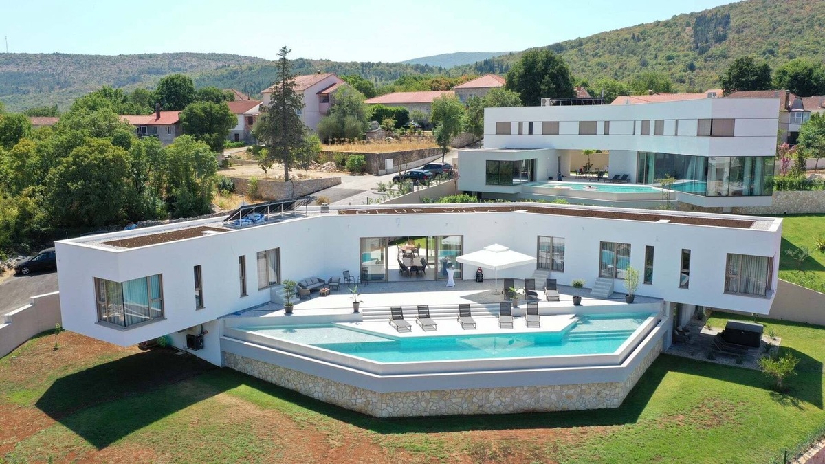Zmijavci Villa | Luxury Villa Red & Blue heated pool, sauna, tennis court, mini golf, stylish, family, panoramic view
