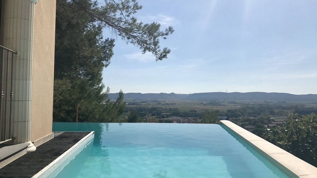 Laudun House | Luxury villa: SPA, infinity pool on the hillside