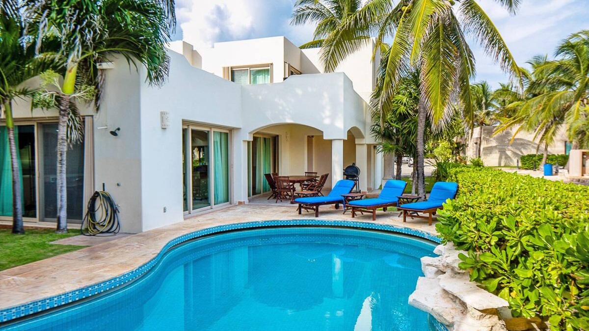 Playacar Fase I House | Luxury Villa, Sea View, steps to the Beach exclusively located