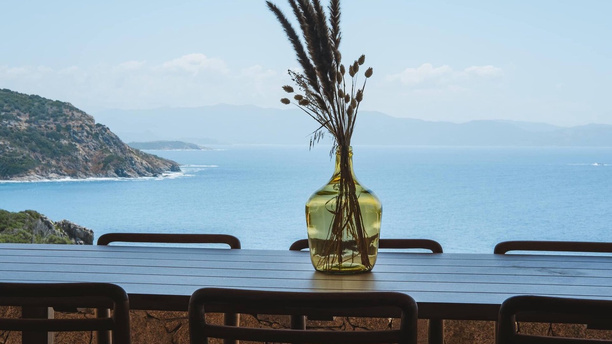Cargese Villa | Luxury Villa Saleccia Beach access through the maquis