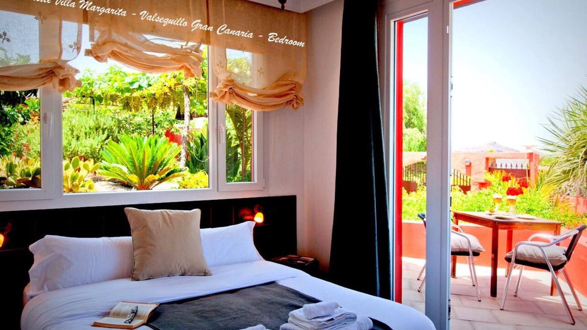 Valsequillo de Gran Canaria Villa | Luxury Villa Sleeps 8 + 4 Bed Air Contioning/6 Bathroom Countryside