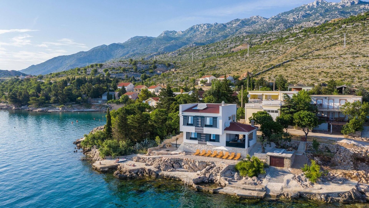 Lukovo Sugarje Villa | Luxury Villa Solis - Four Bedroom Villa with Terrace and Sea View