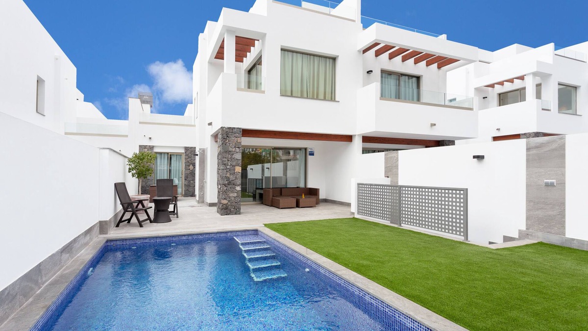Los Cristianos Villa | Luxury Villa with Pool and air conditioning