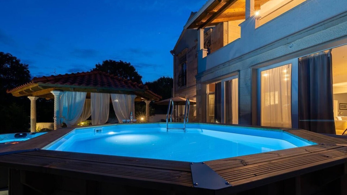 Praznica House | Luxury villa with a swimming pool Pražnica, Brač (K-19209)