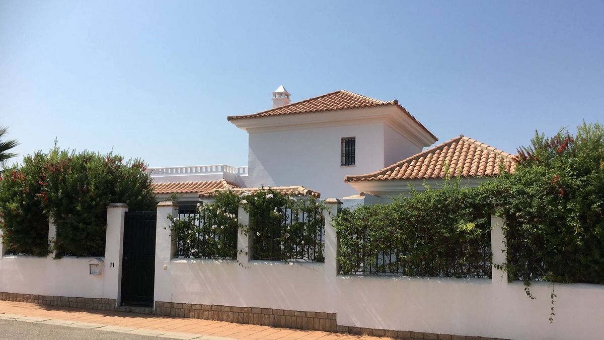 El Portil Villa | Luxury villa with private pool overlooking golf course, close to beach
