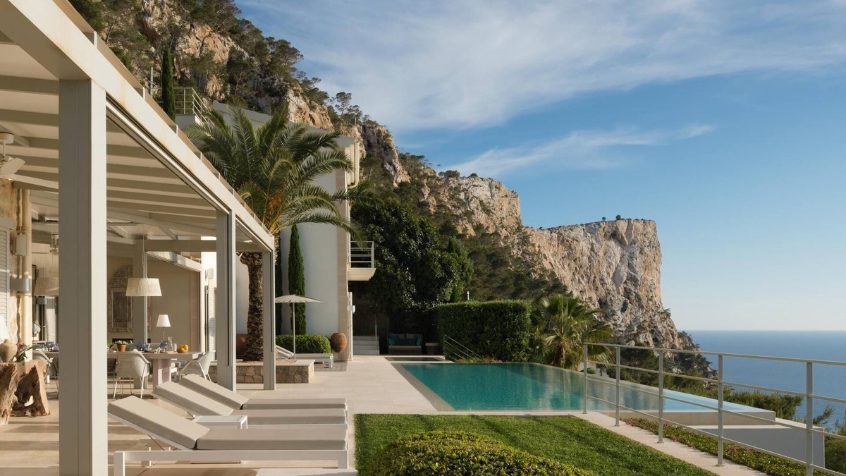 Port d'Andraitx Villa | Luxury villa with fantastic sea views and year round sunsets