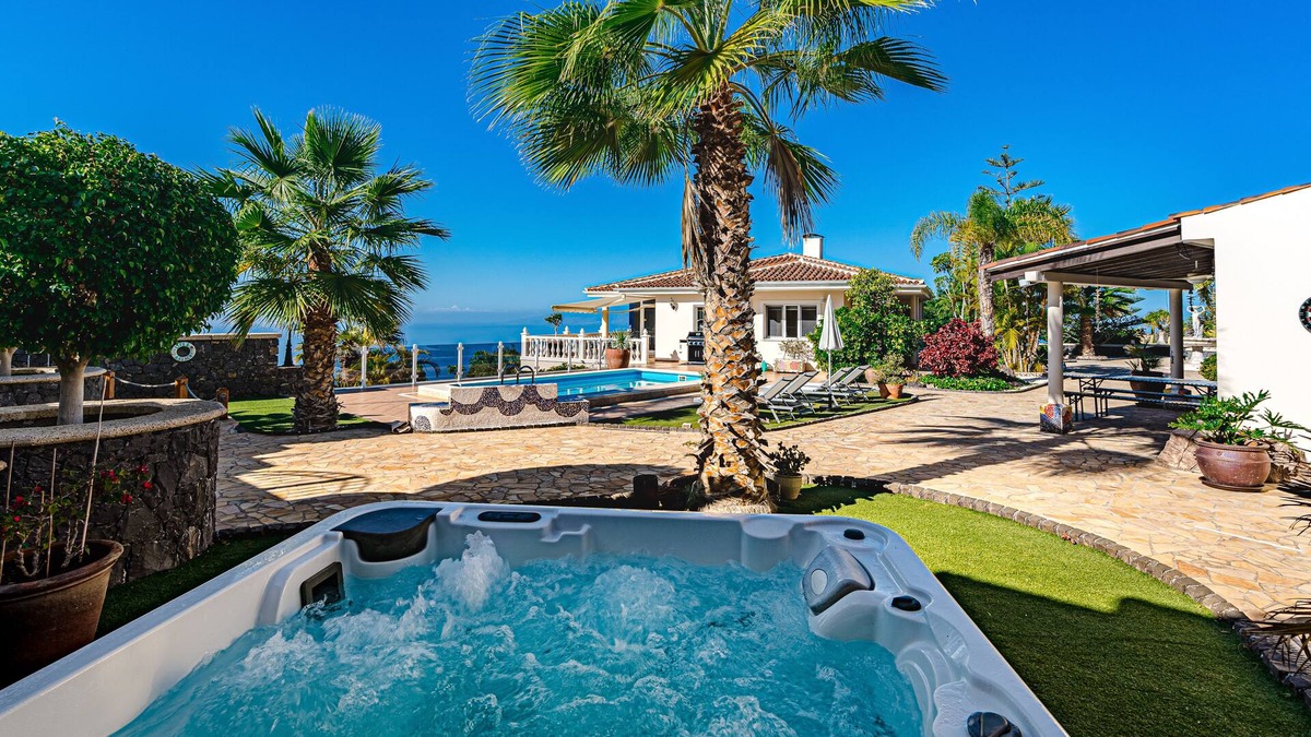 Armenime Villa | Luxury villa with fantastic sea views