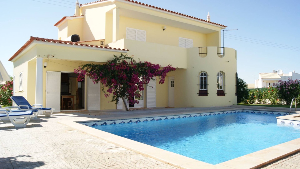 Vale de Carro Villa | Luxury villa, with garden and private pool, A/C, free WiFi, near beach