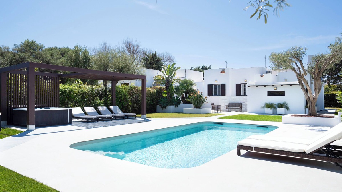 Geremeas Villa | Luxury Villa with Heated Swimming Pool & Outdoor Jacuzzi - 50mt from the Beach