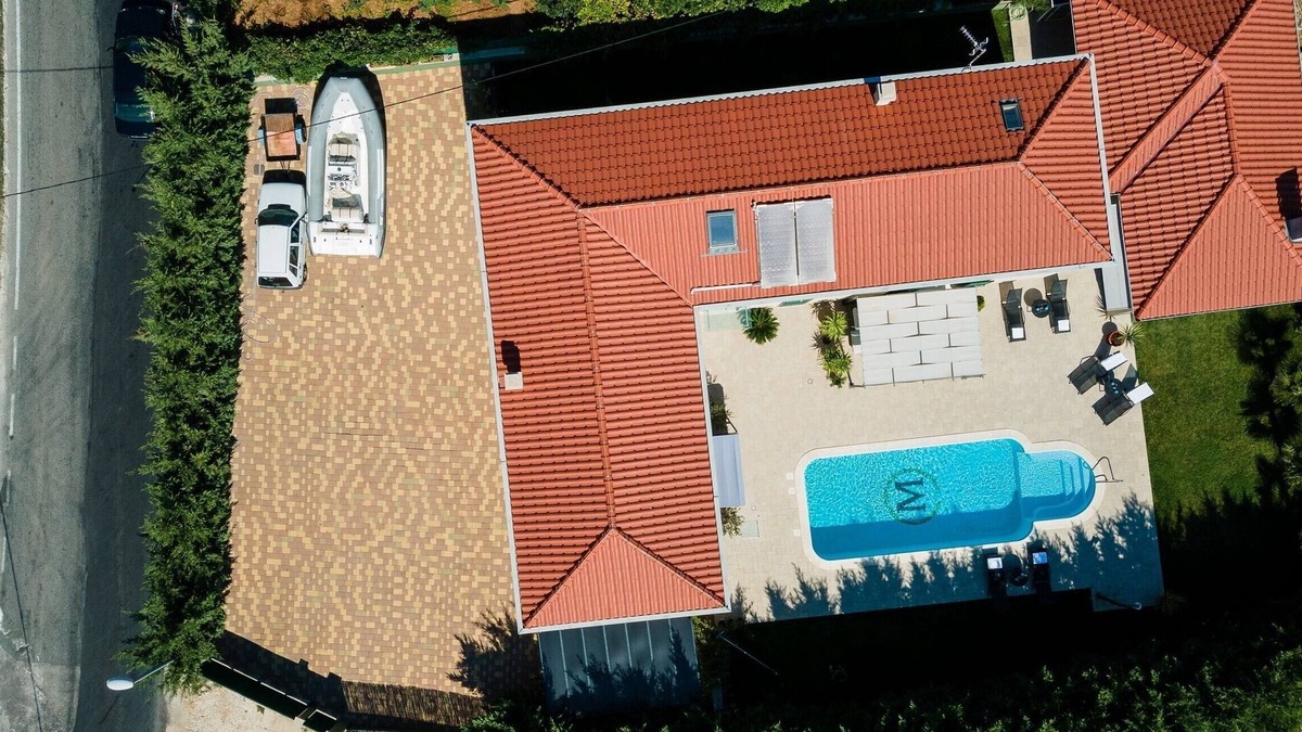 Plano Villa | Luxury Villa with Heated Pool, Terrace, and Outdoor Amenities for Relaxation - Five Bedroom Villa