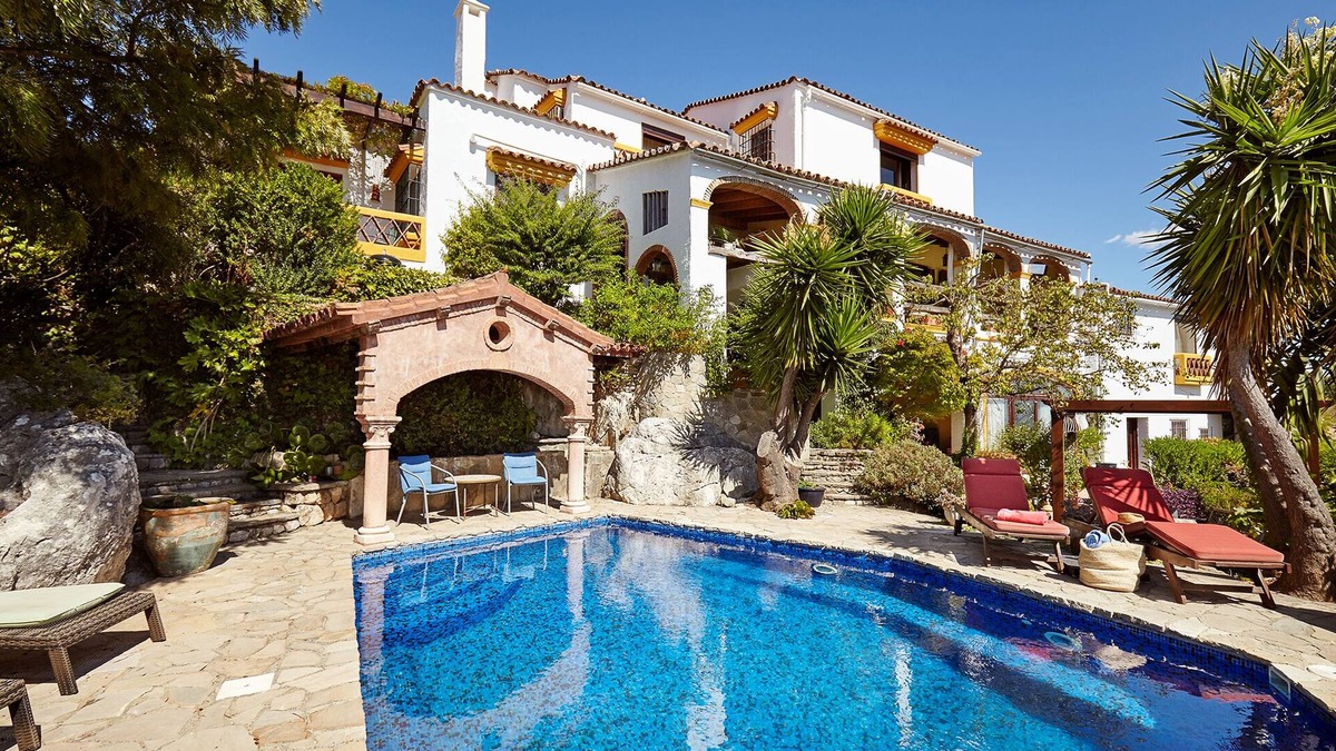 Gaucin Villa | Luxury villa with large garden and private pool in a quiet corner of Gaucin