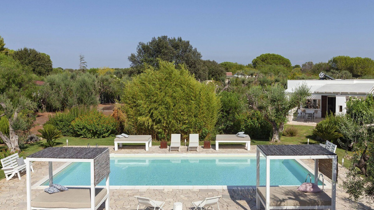 Maruggio Villa | Luxury Villa with private pool, stunning garden, perfect for Families/Kids