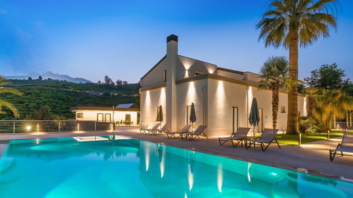 Mascali Villa | luxury villa with swimming pool in Mascali