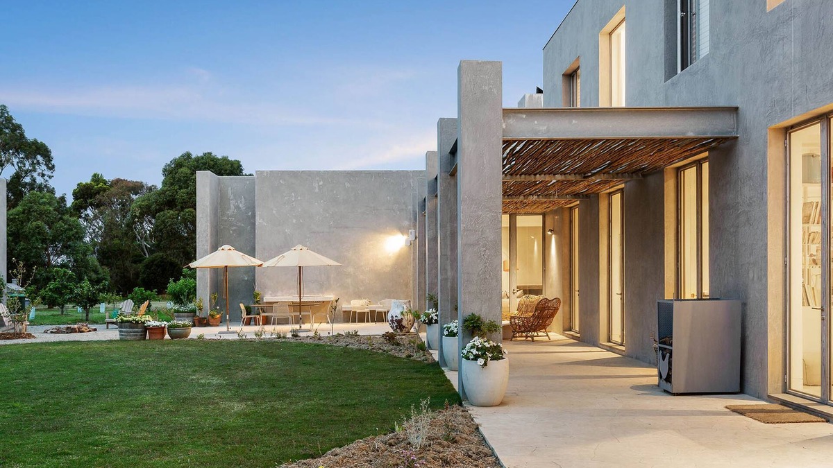 Jan Juc House | Luxury Villas Bells Beach View (With Car Parking)