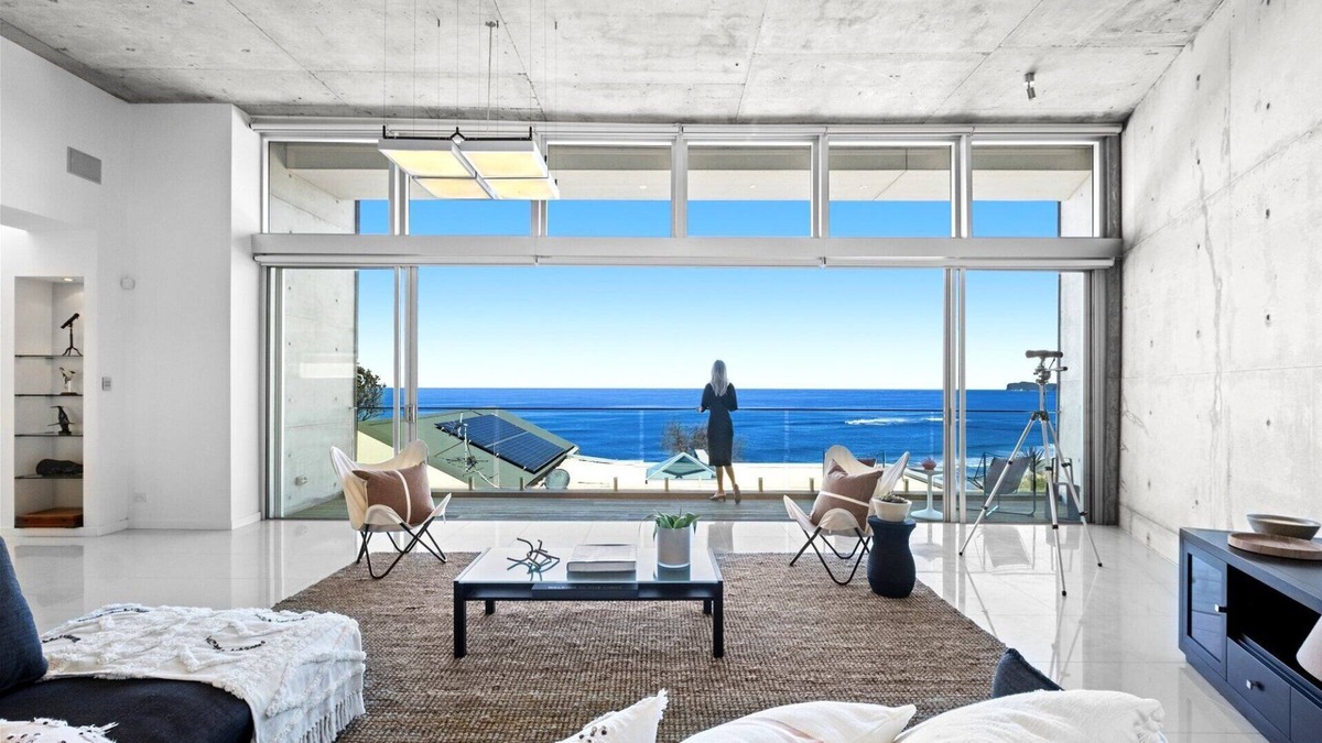 Forresters Beach House | Luxury Villas Bluewater at Forresters (w/heated rooftop spa)