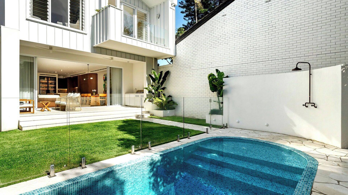 North Bondi House | Luxury Villas Bondi Luxe Haven (private garden and pool)
