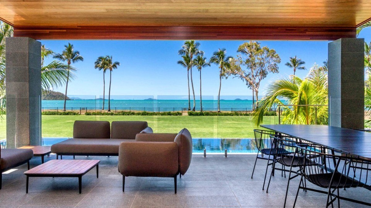 Flametree House | Luxury Villas Turquoise (Heated Pool)