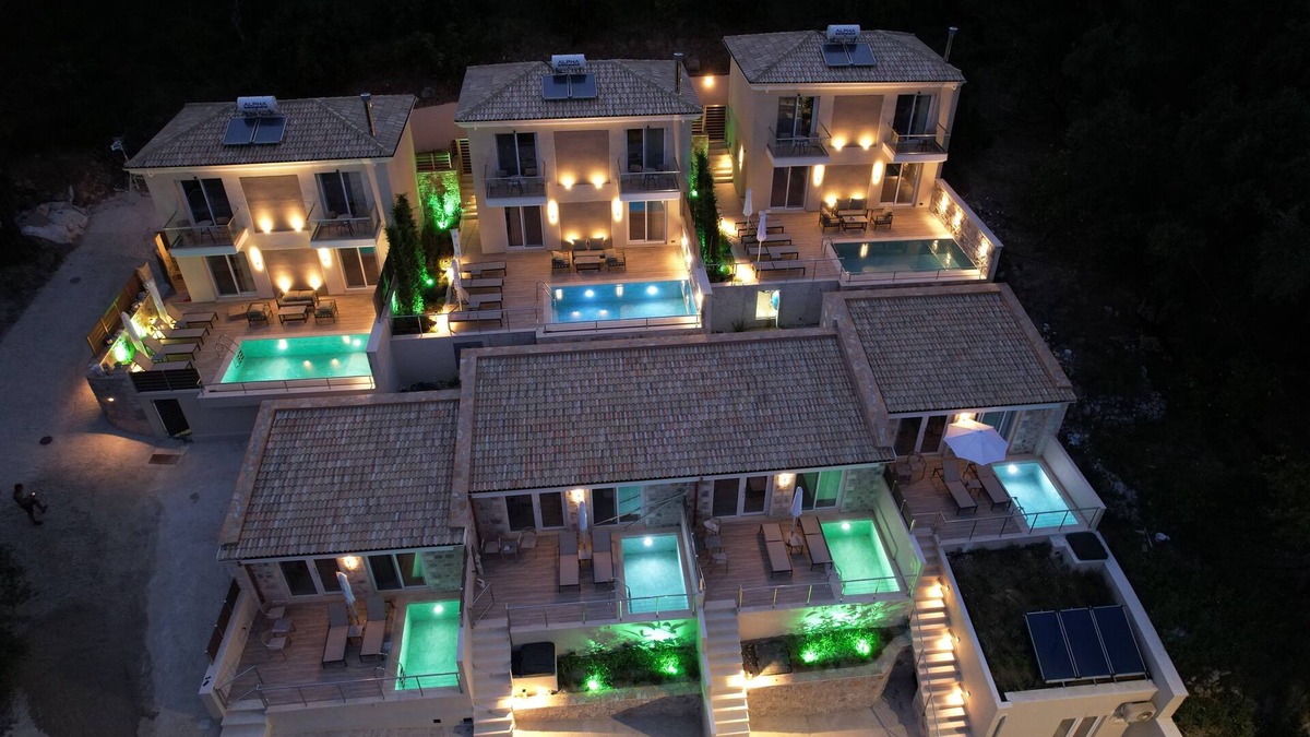 Anthousa Villa | Luxury villas w/private pool for every villa . 5 min from parga and valtos beach