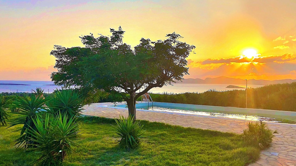 Paros Villa | Luxury villas with pool , spa hydromasaz and ocean views (max 15 persons)