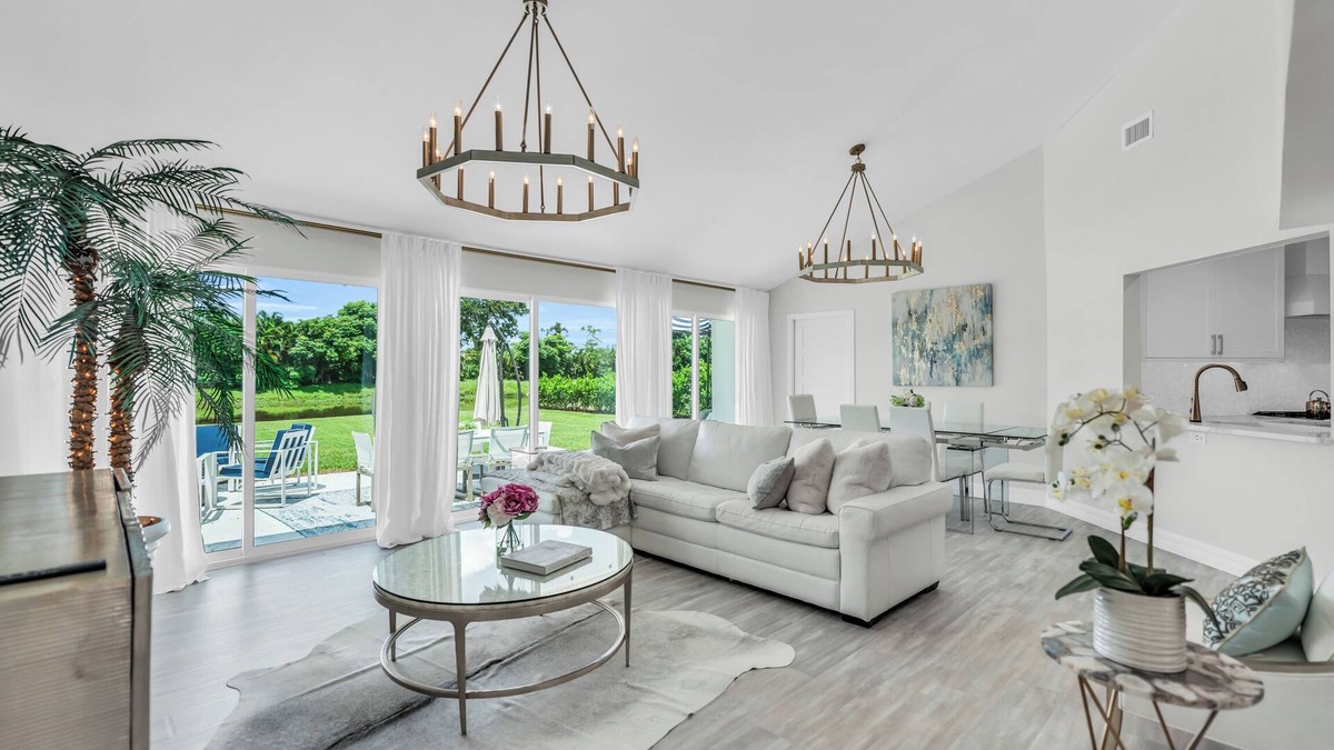 Central Naples House | Luxury Waterfront Home in Naples- 3BR/3BA Coconut River Estates