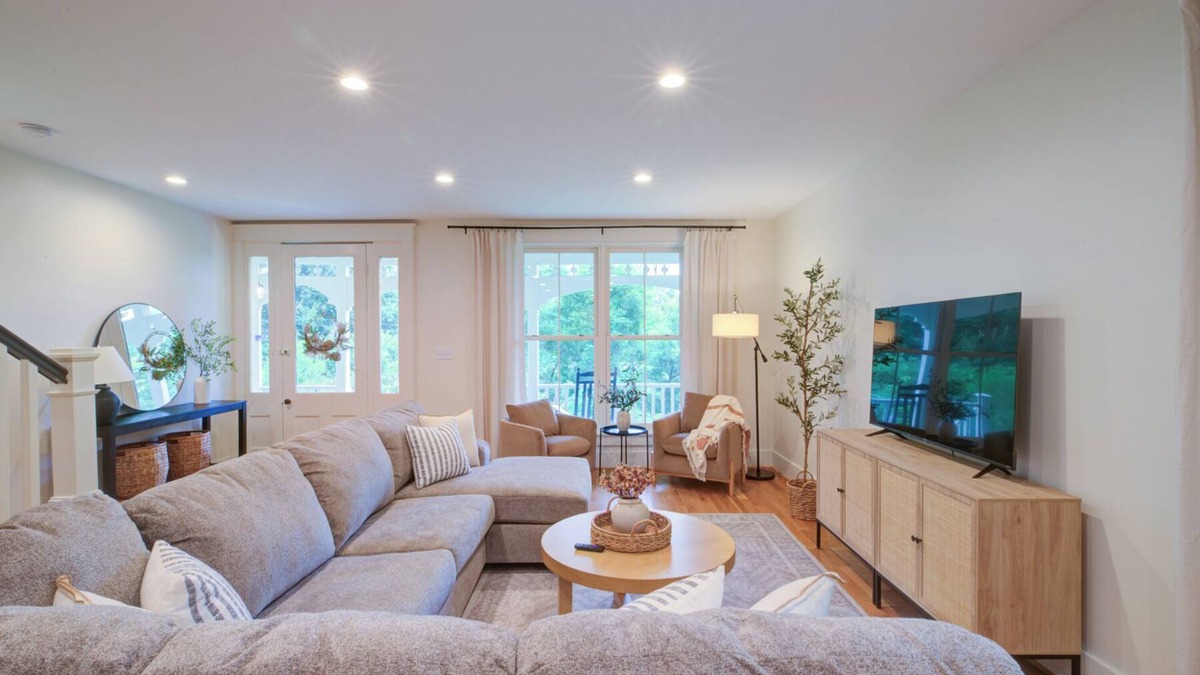 Harrods Creek House | Luxury Waterfront Retreat, Louisville