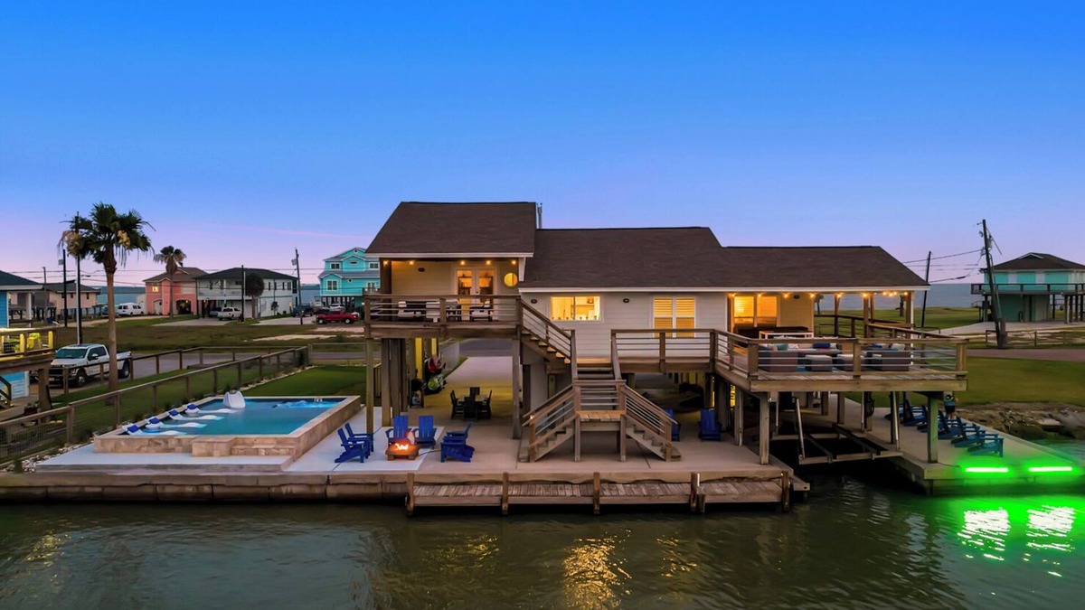 Rockport House | Luxury Waterfront Retreat: Pool, Fishing & 5BR, Sleeps 12