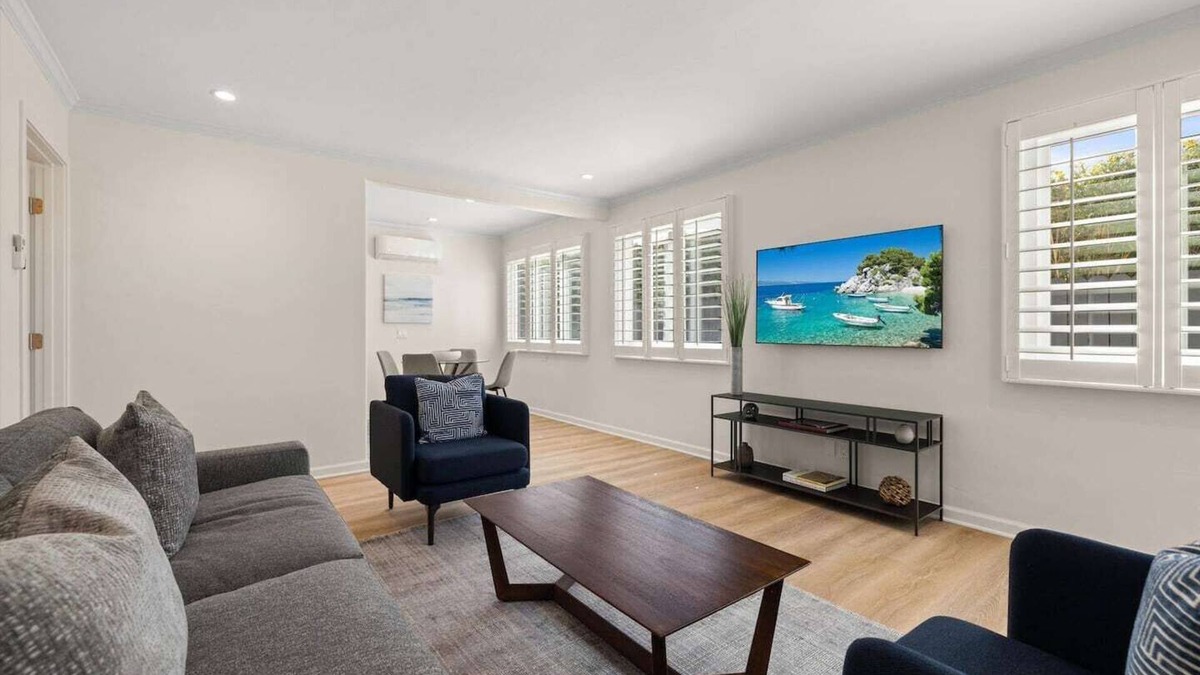 West Beach Apartment | Luxury West Beach Getaway, Blocks to Pier and Beach