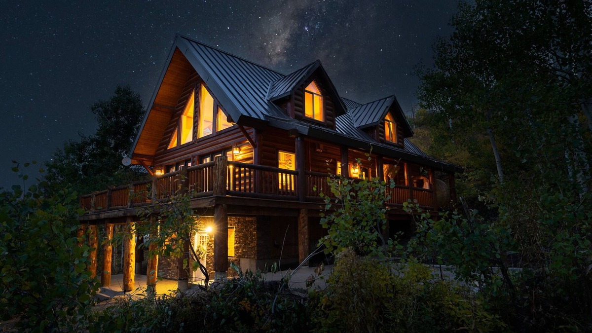 Tollgate Canyon Cabin | Luxury Wood-Log Cabin - Your Park City Mountain Getaway - Sleeps 10+