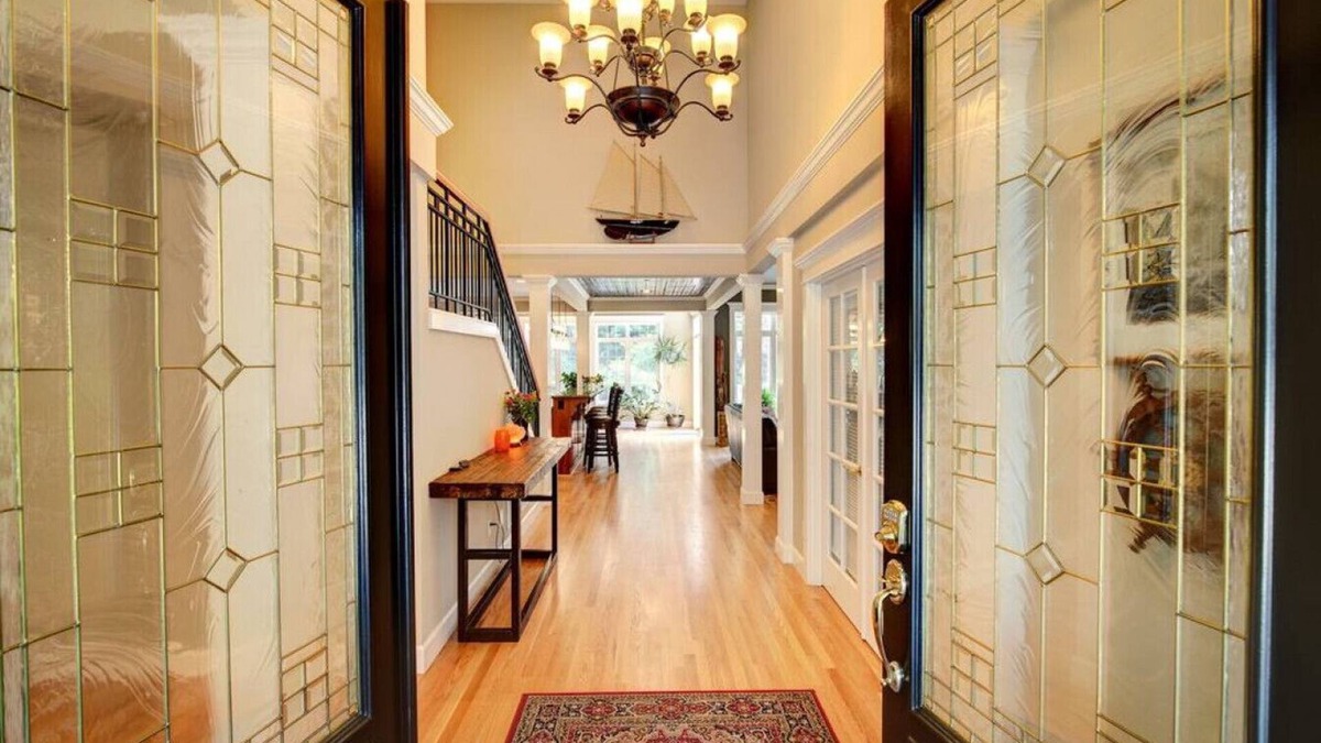 Sammamish House | Luxury Wooded Estate With Pool