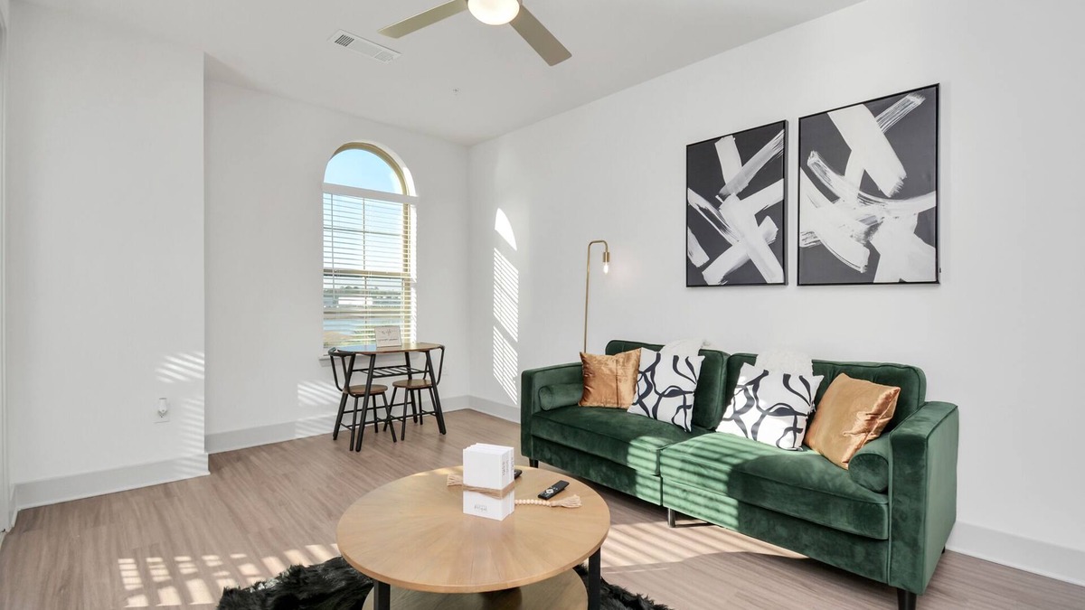 Spring Apartment | Luxury1 bed 1 bath | Fitness center | Pool | Lakefront views | Premium amenities