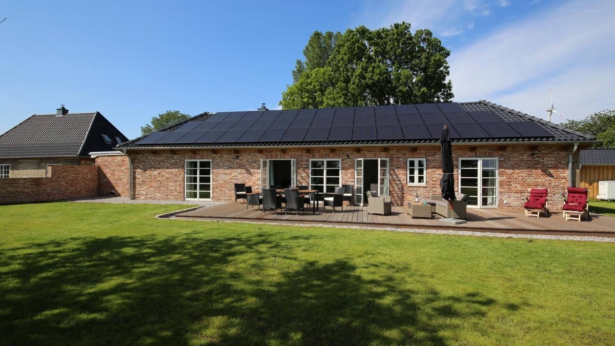 Rabenholz House | Luxus-ökohaus mit Kamin, Sauna, Eingezäuntem Garten