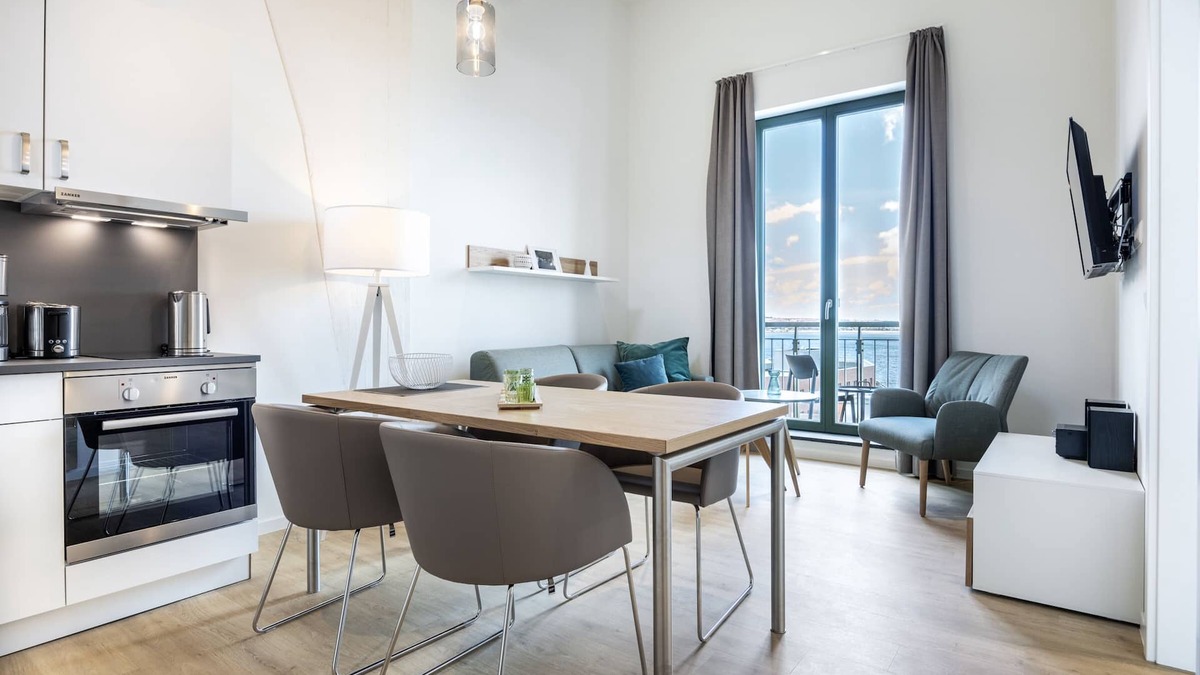 Wismar Apartment | Luxus-apartment mit Galerieschlafzimmer, Dachterrasse und Einmaligem Hafenblick!
