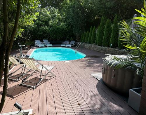 Bockenau Villa | Luxus-Familienvilla mit privatem Pool und XXL Whirlpool, Kamin, Grill & Blick in die Weinberge