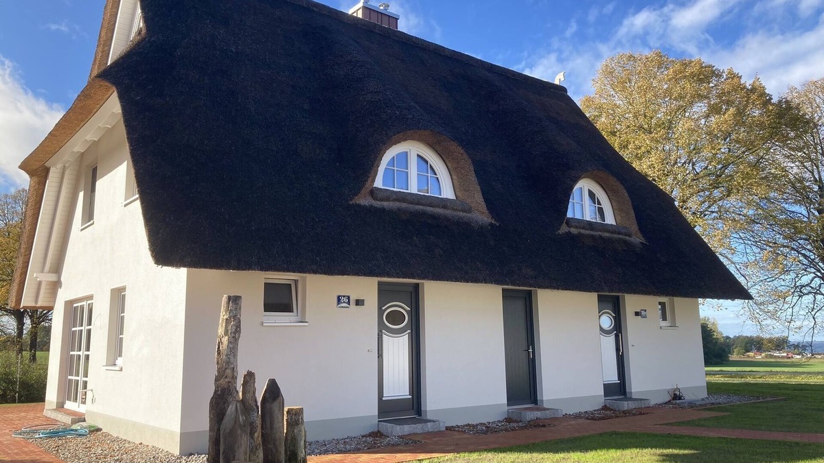 Am Salzhaff House | Luxusurlaub Unter Reet am Salzhaff. Surfen, Radfahren, Wandern - mit Hund!