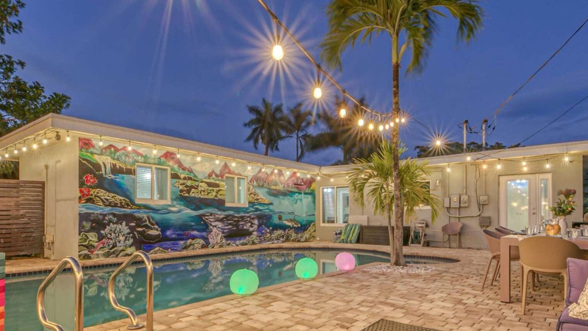 Poinsettia Heights House | LVS Casa DelMar- Outdoor Oasis Heated Pool 5 Min 2 Beach