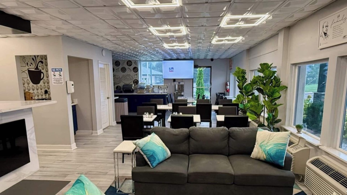 Manchester Hotel | Lx Hotel, Powered by ACW Circle