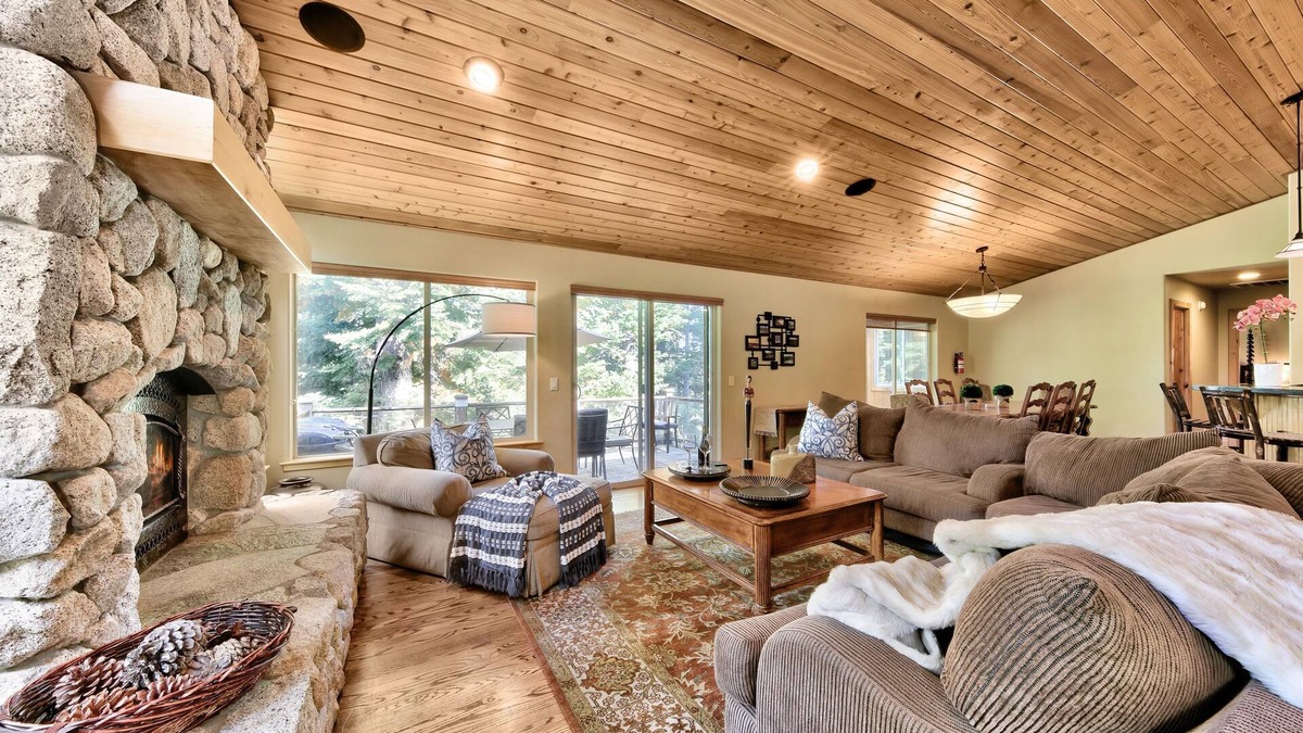 South Lake Tahoe House | lx26 Luxury South Lake Tahoe Home