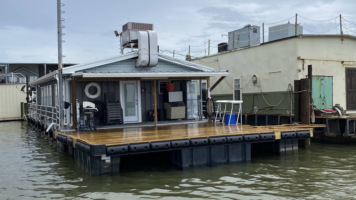 Venice Boat Rental | Ly'an High Lodge - Venice Marina