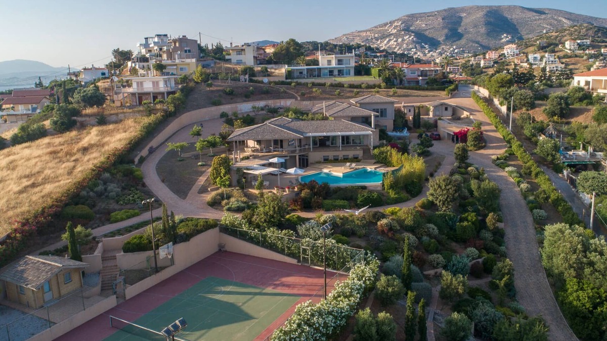 Anavyssos Villa | LYCIPONON VILLA for an unforgettable, relaxing, private, and secure vacation